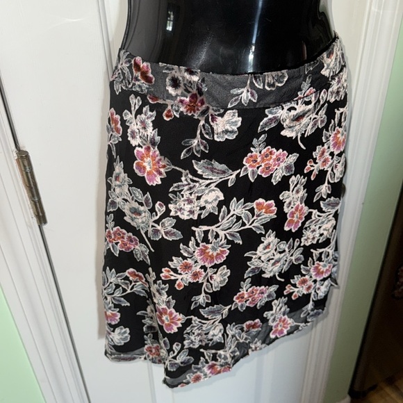 American Eagle Black With Velvet Floral Mini Skirt Sassy Sexy Boho Size XXL - Picture 2 of 10